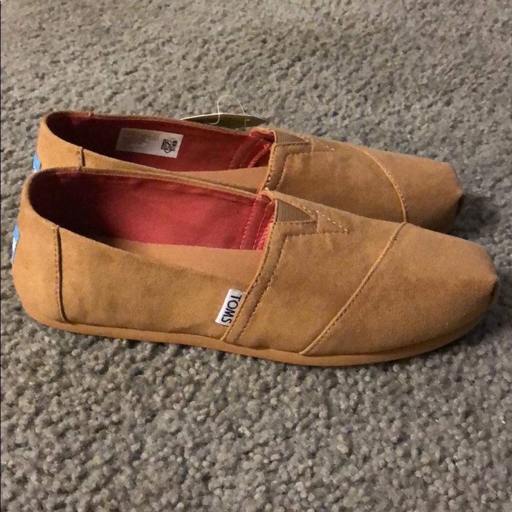 Toms women’s classic slip ons